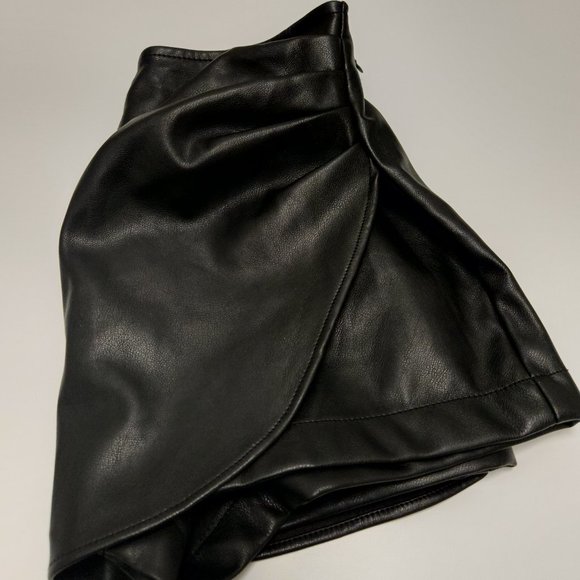 Faux Leather Mini Skirt - Picture 6 of 6